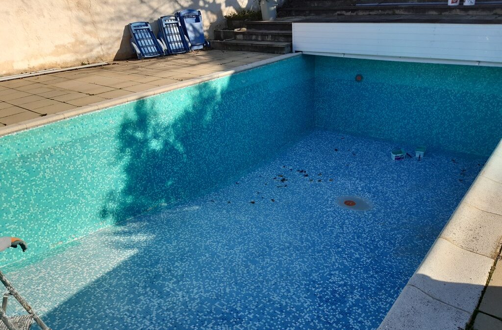 Rénovation piscine béton 10m x 5m sur MIRMANDE