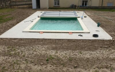 Piscine en béton et PVC armé livrée (9ml x 5m)