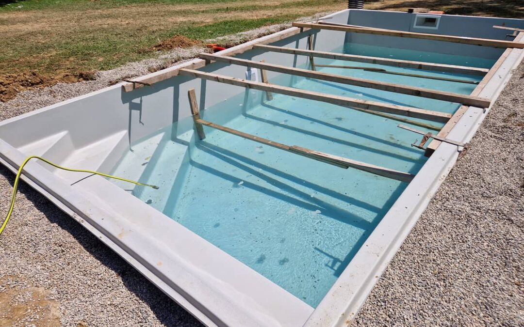 l’installation d’une piscine coque de 7m x 3,25m x 1,50m